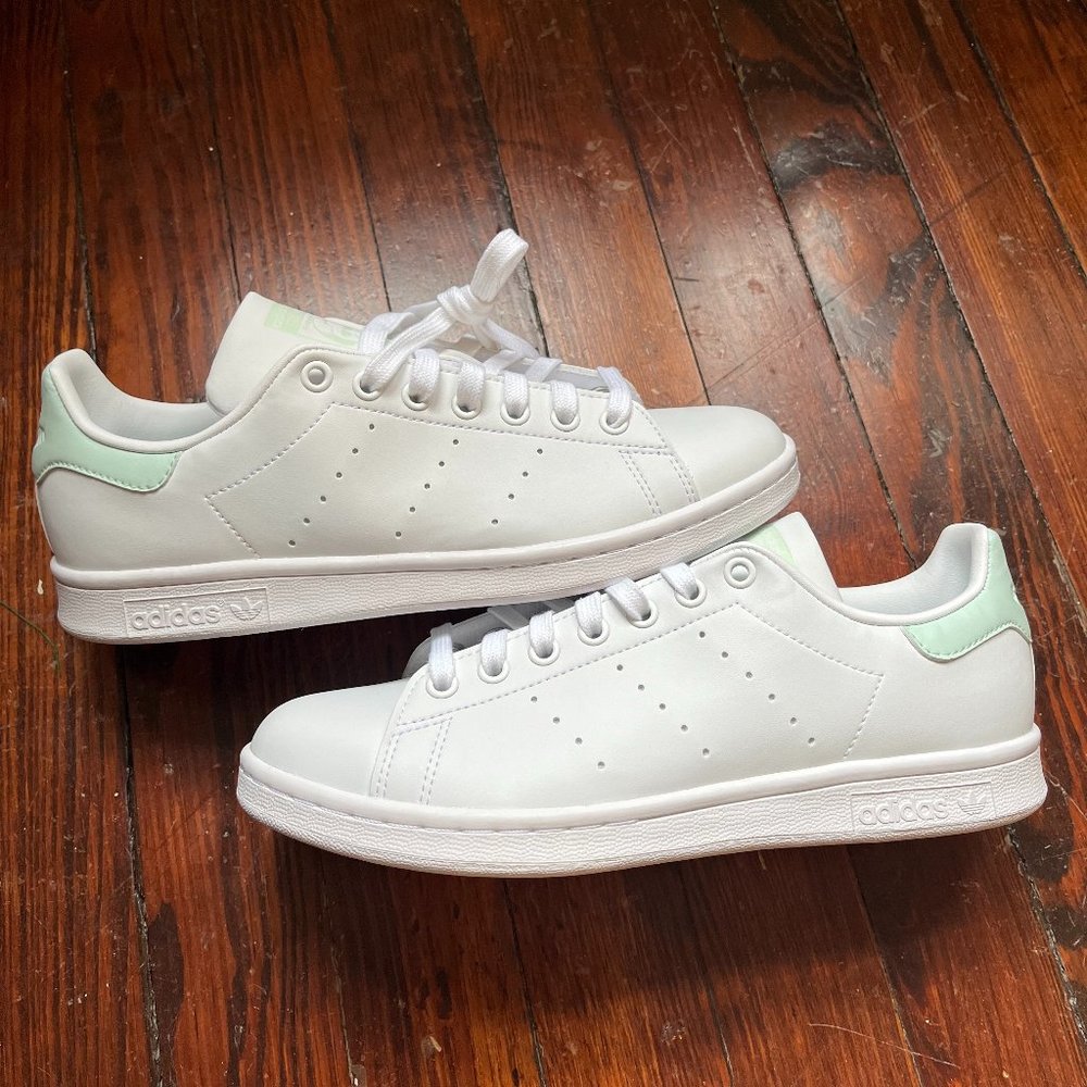 Adidas Stan Smith's Size 8 in Dash Green